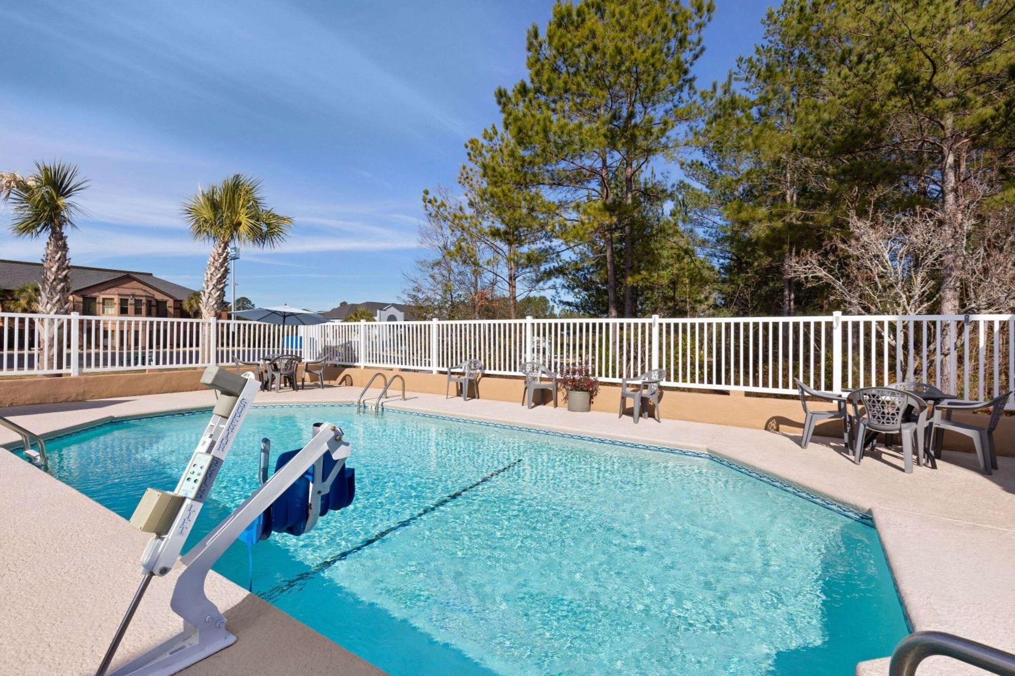 Travelodge By Wyndham Perry National Fairgrounds Area I-75 Bagian luar foto